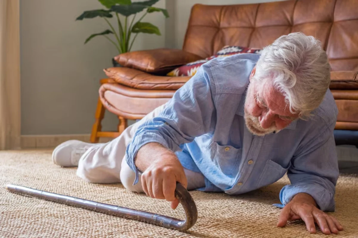 Prevención de Caídas en la Tercera Edad: Guía Práctica Completa